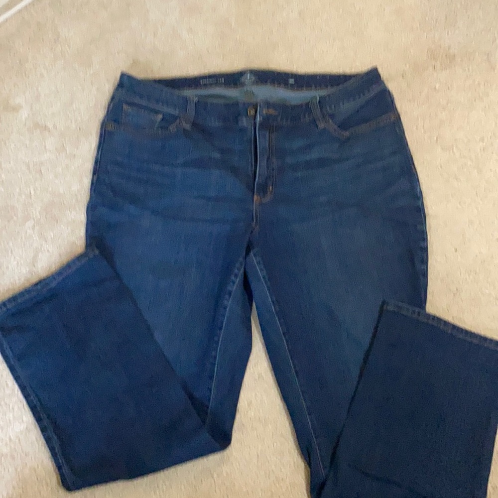 Says straight leg but has a more boot cut